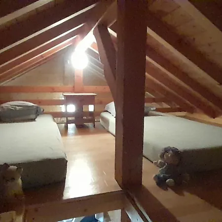 Alpstuga Location Type Gites, Meuble De Tourisme, D'hotes, Dans Jolis Petits Typiques Et Roulotte Boheme *